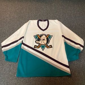 VINTAGE Anaheim Mighty Ducks CCM jersey (Men's size Medium)